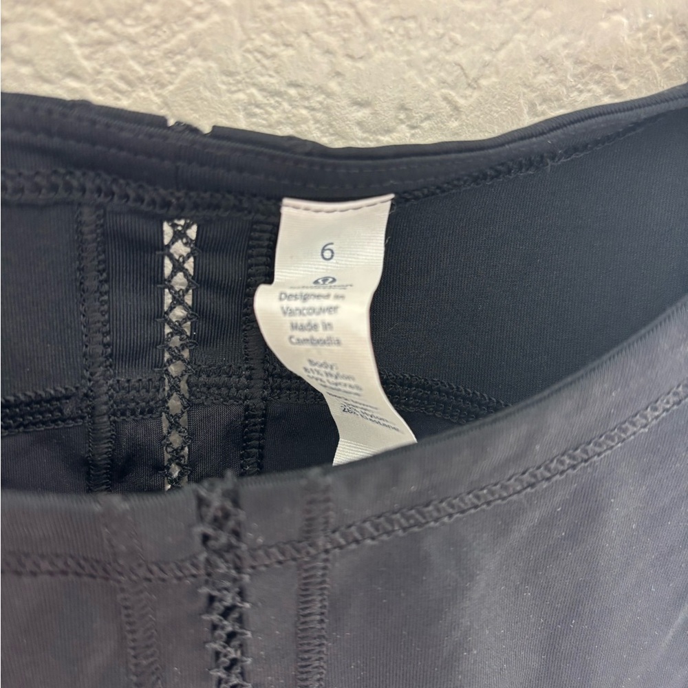 Lululemon Athletica Black Crop Top - Picture 3 of 4